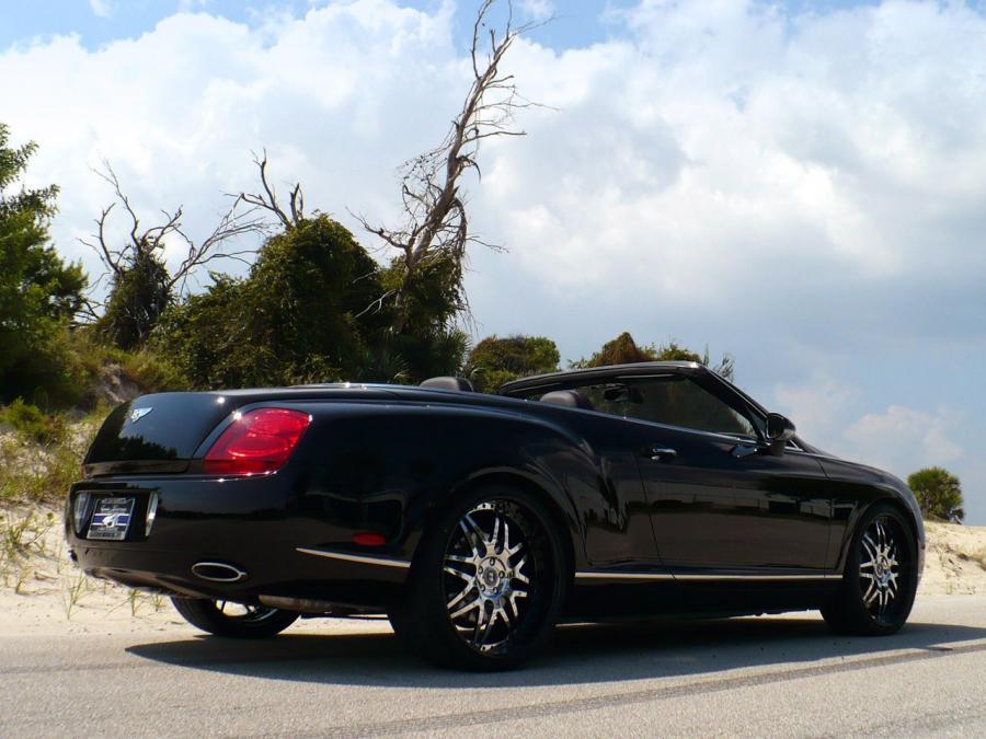  Bentley Continental GTC by Renntech 2006 года  (фото 2 из 3)